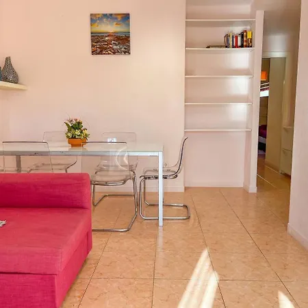 2-bed Rosaleda Monterey