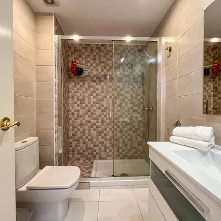 2-bed Rosaleda Monterey