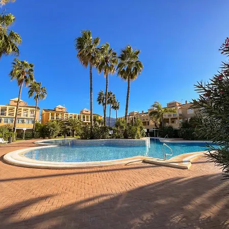2-bed Rosaleda Monterey
