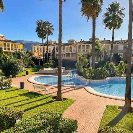 2-bed Rosaleda Monterey